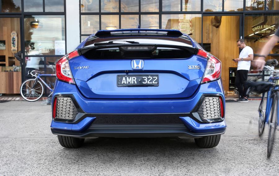  Honda Civic VTi-LX Hatchback 2017 года  (AU) (фото 34 из 40)
